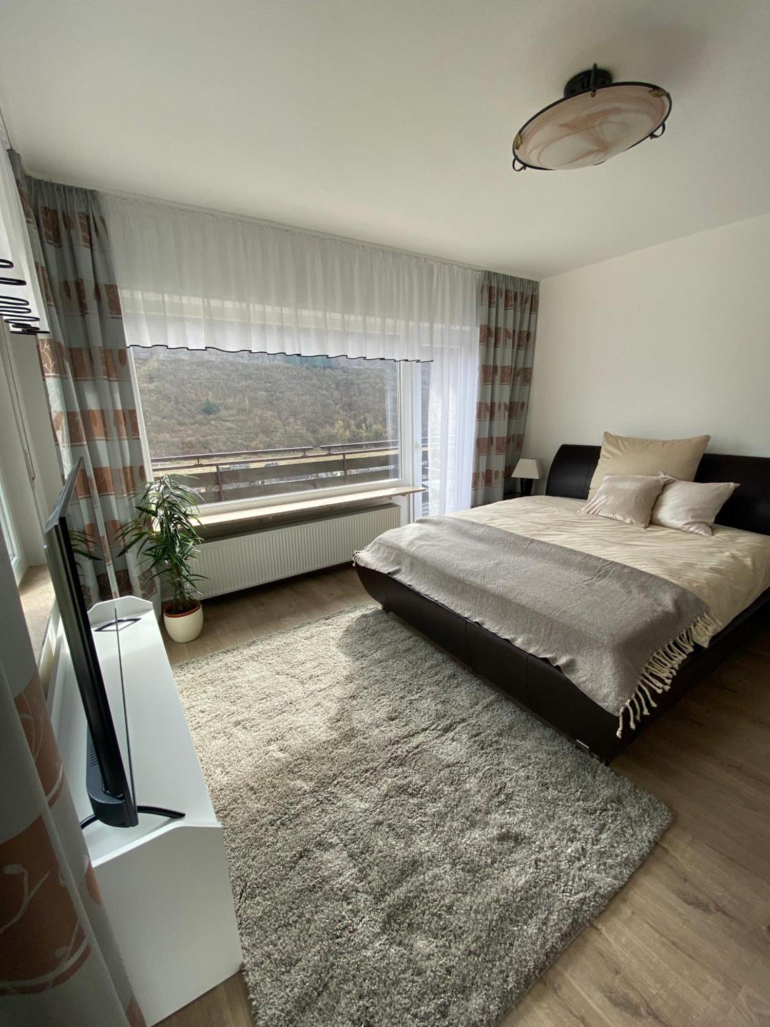 Pension Mit Moselblick Клоттен Экстерьер фото