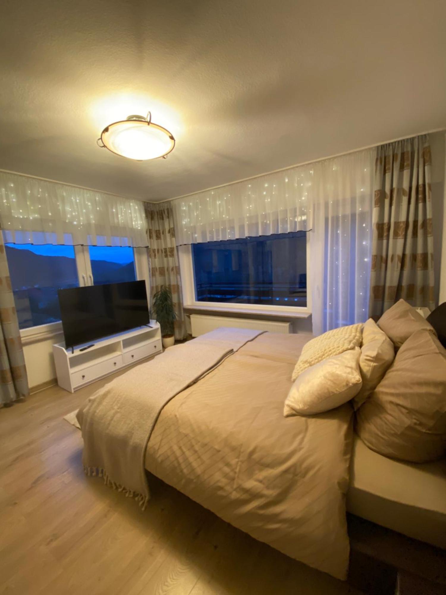 Pension Mit Moselblick Клоттен Экстерьер фото