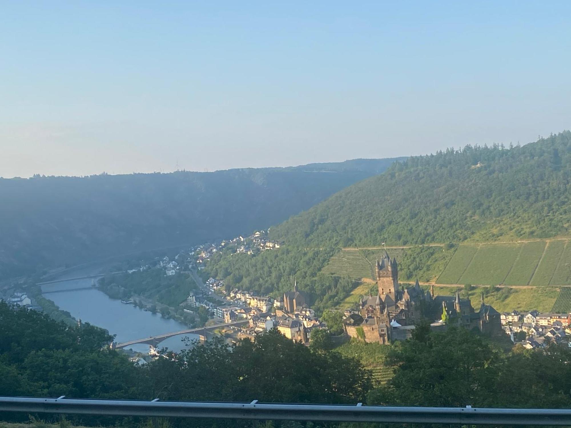 Pension Mit Moselblick Клоттен Экстерьер фото
